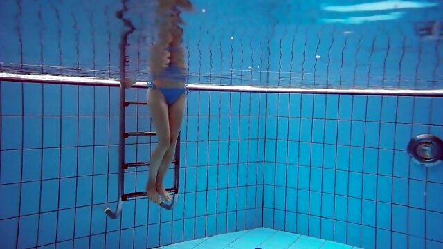 Underwater Show - swimming pool teen (18+) dirt