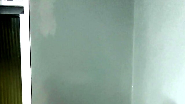 Sexy Teen Girl Has Cute Orgasm