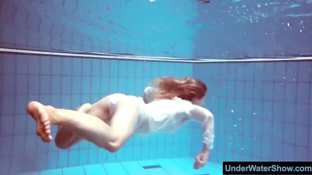 Underwater, Nudist