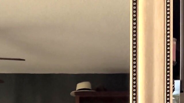 BWC spreads cock-squeezing fuck holes to the max