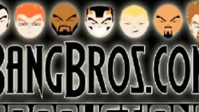 Slender brunette floozy in hardcore on cam