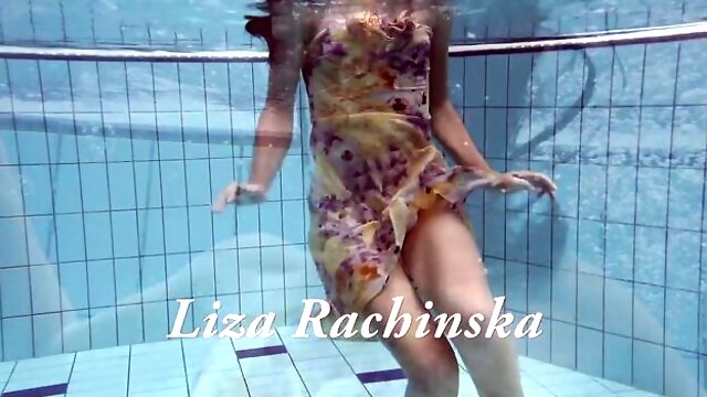 Vicious Liza - swimming pool action - Underwater Show