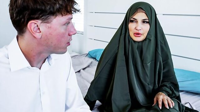 Seductive Krystal Sparkss muslim action