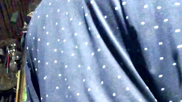 Wanna hold my sexy cock