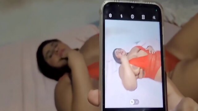 Madrasta Estava Tirando Fotos Quando Chego De Surpresa E Sou Convidado Para Ajudar A Ela 9 Min - Female Ejaculation