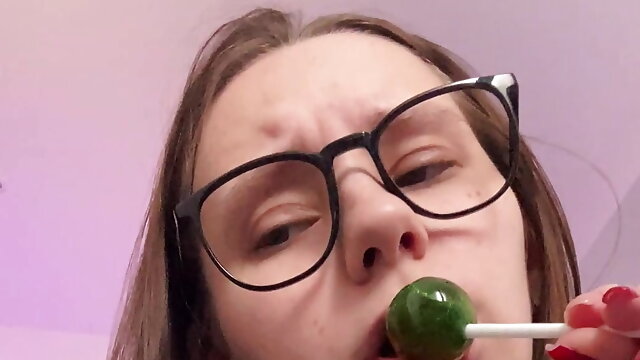 Lick lollipop                love