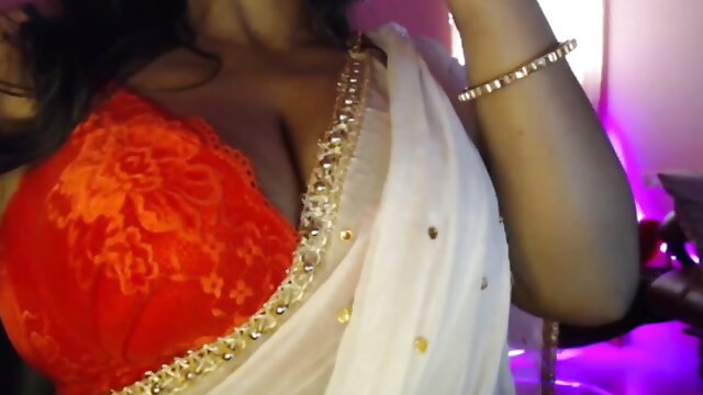 Desi Hot Girl Nipple Play Nipple Rub.