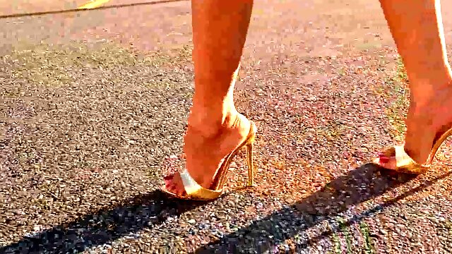 Walking Outdoor Heels, Feet