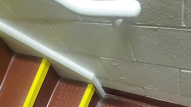 Gay Wichsen Solo Öffentlich