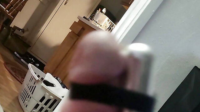 Amatuer throbbing cock cumming