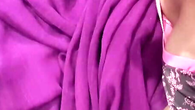 Saree Masturbation, Bra Desi, Bra Romance