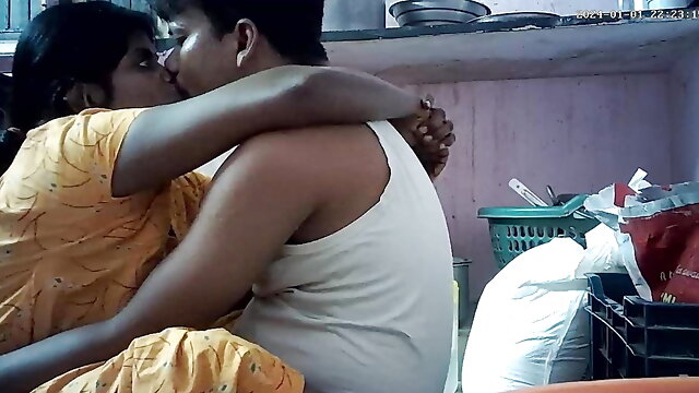 Lip Kissing, Indian Kissing, Beautiful Indian, Indian House Wife, Husband