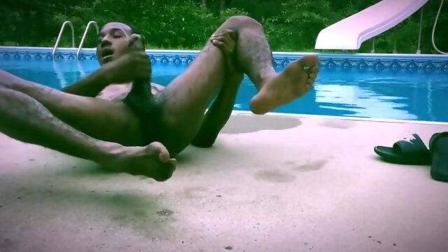 [black Cock] [253] Secret Skinny Dipping Leads To Hot Cumshot!