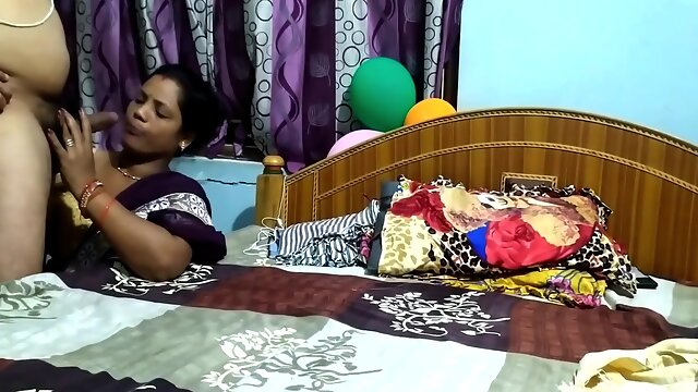 Raipur Wife Urvasi Fucking Hard Pussy In Saree And Sucking His Boyfriends Dick At Home On