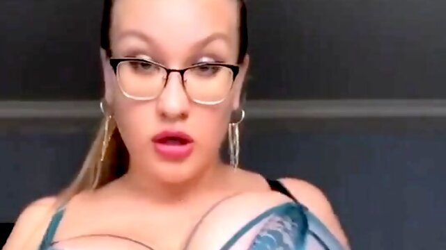 Cheryl Blossom Huge Tits Fuck & Suck A Dildo