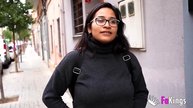 Lana Villafuerte - Ganar Dinero Y Tener Sexo? Ponla A Prueba!!! La Pechugona Lana