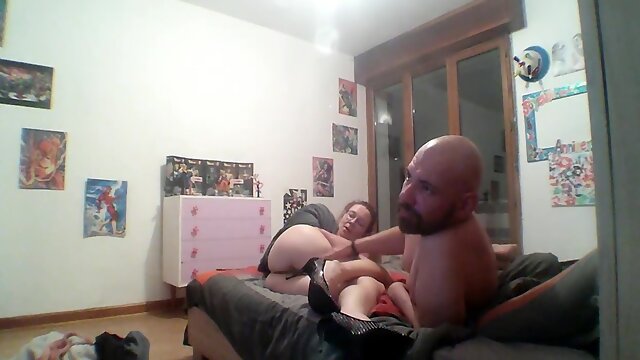 Je La Masturbe Et Je Lui Leche La Chatte Et Apres Elle Ne Baise Devant La Webcam En Directe Du Web - Teaser Video