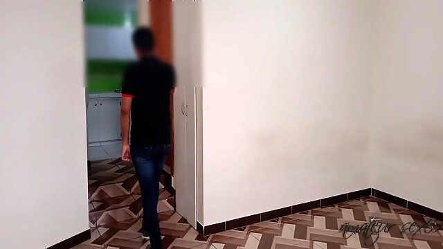 El Cornudo De Mi Amigo Habla Por Telefono Con Su Esposa Mientras Me La Follo De Perrito: Cuando Llego A La Casa De Mi Amigo Esta Su Esposa Sola Y Le Meto Mi Polla Mientras Ella Habla Con El Por Telefono, No Podiamos Hacer Mucho Ruido 17 Min - Teaser 