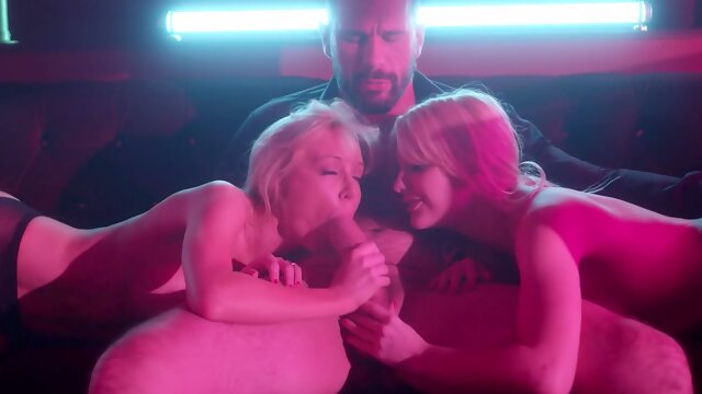 Kayden Kross, Kenna James - Whale