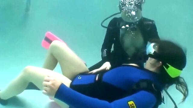 Scuba Lesbian Peril