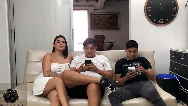 I Fuck My Boyfriends Best Friend While My Boyfriend Talks On The Phone - Porn In Spanish