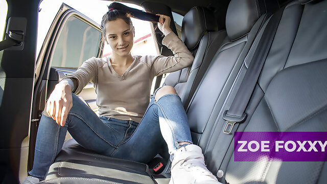 Brunette Teen Backseat Fucking; Amateur Babe In The Car With Zoe Foxxy