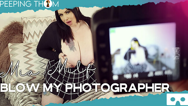 Mia And The Photographer; Big Tit British Bbw Pov Vr Porn - Mia Milf