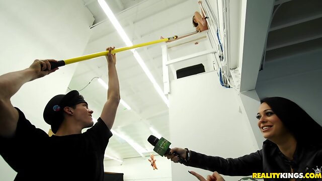 Fresh Girl Gets Wild For The Right Price