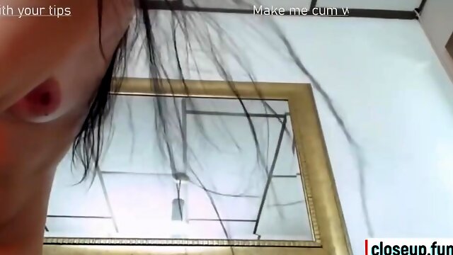 Asian Young Lady With Bald Pussy Lolo - Webcam Video