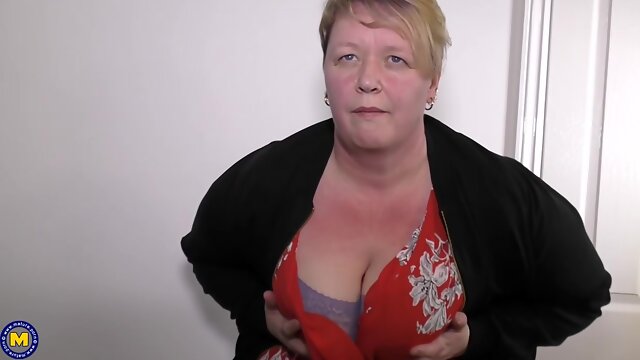 British Mature Bbw Playing With Her Toys