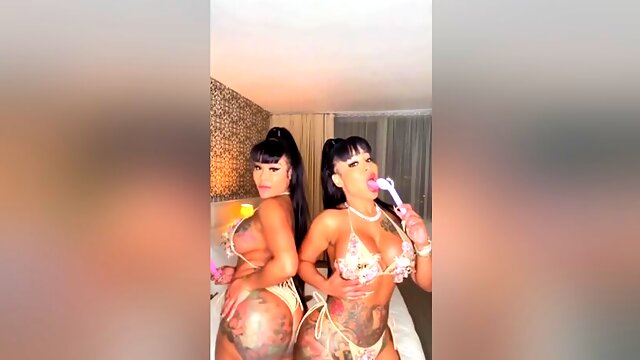 Webcam Ebony Lesbians