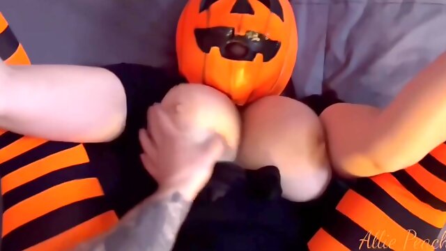 Halloween Pov