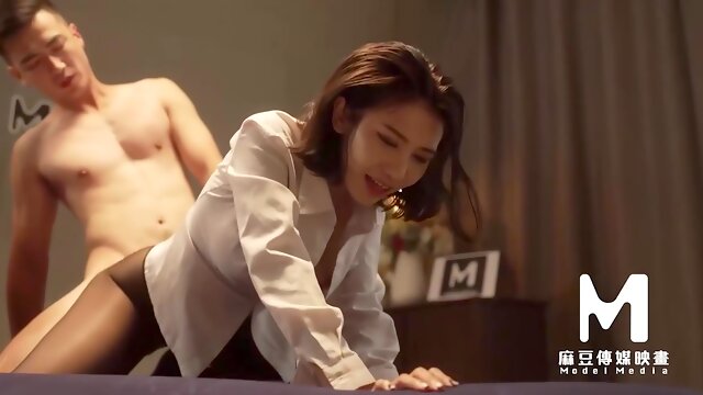 Rides Bosss Cock In A Cowgirl Position After Giving Him A Blowjob - Zhou Ning