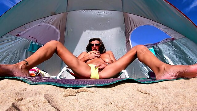 Rachel Lee Hh22 Beach Day Turns Into Masturbate And Squirt Day! Public Beach Nude