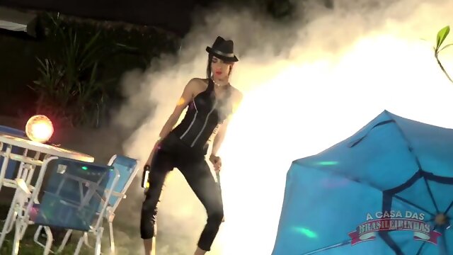 Bosomy Naughty Harlot Crazy Xxx Scene