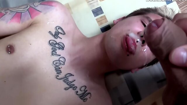 Ejaculation Faciale Gays