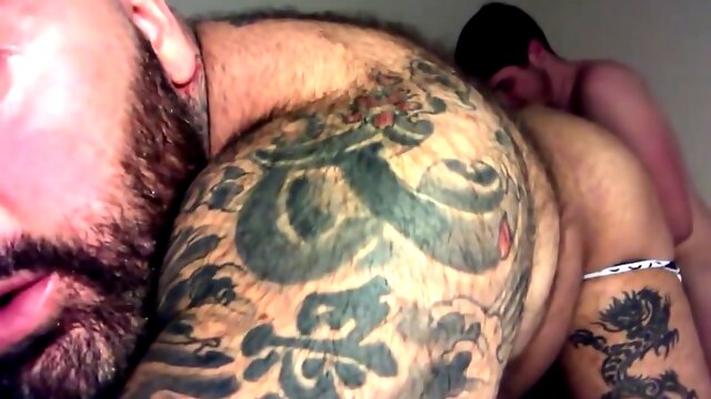 Musclebear Sucks And Receives Rimmed