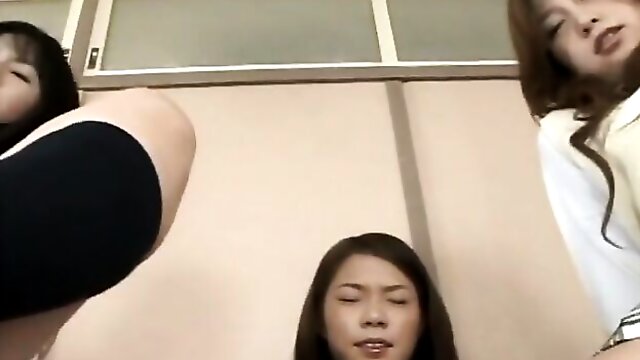 Japanese Schoolgirl Masturbate