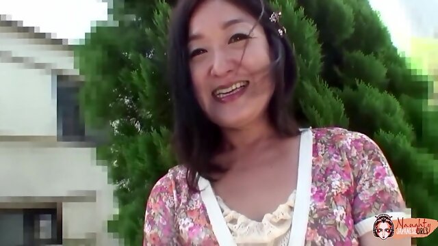 Old Asian Lady Shows How Much Experience She Has And Gets Creampied
