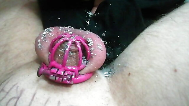 My tiny dick lock in chastity, being burned by cigarettes. No penis, it is ashtray. Cbt, sph. 