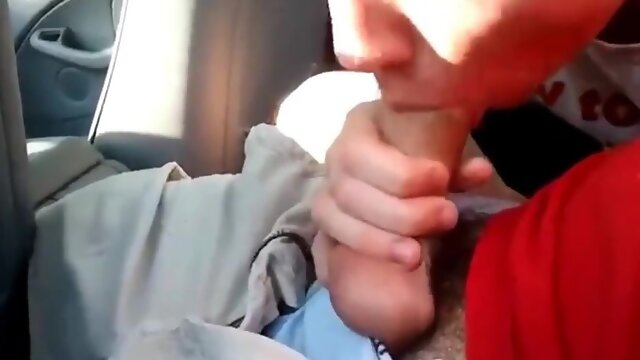 Young twink sucks dick in car and swallows 10