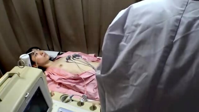 Small tit amateur dildos her super wet pussy pt1