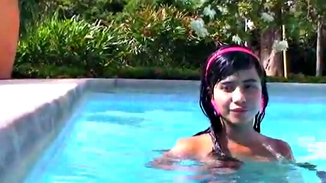 Watch as Latina teen Tobie Teen fingers herself at the pool in hot solo action