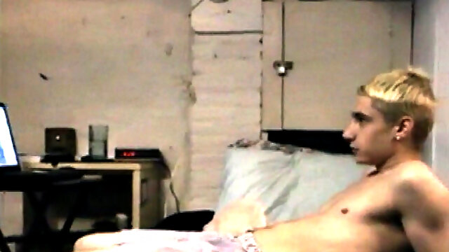 Watch this skinny twink deepthroat and suck on a hairy cock at home!