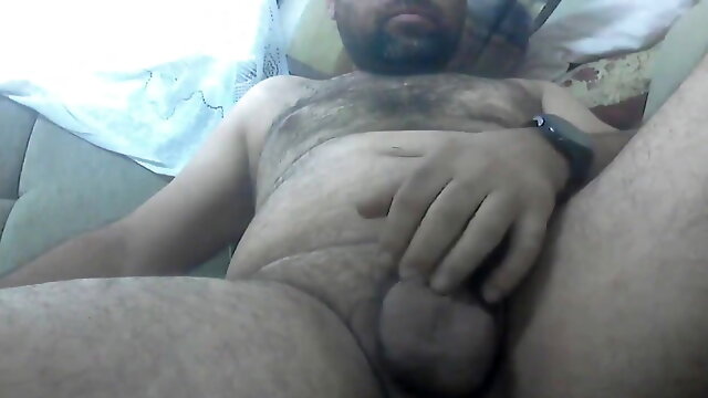 Muscular Turkish Daddy Came Home From Work and Is Trying to Cum