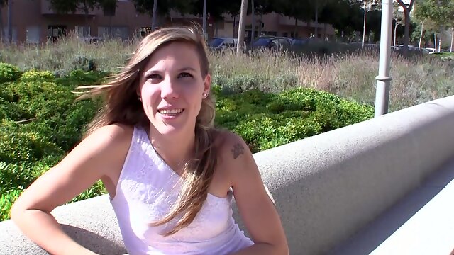 Rasierte Fotze Von Hinten