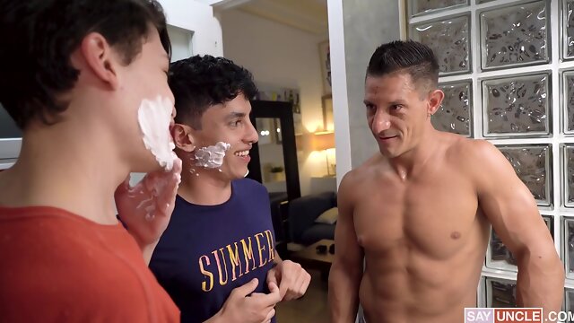 Threesome Gay, Joaquin Santana Gay