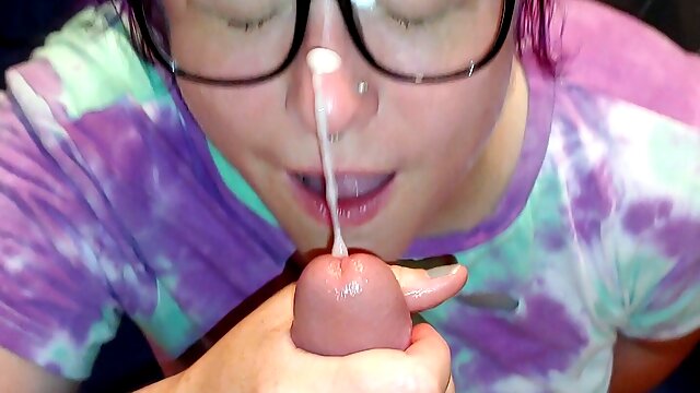 Cute Cumslut Makes Him Cum on Her Face