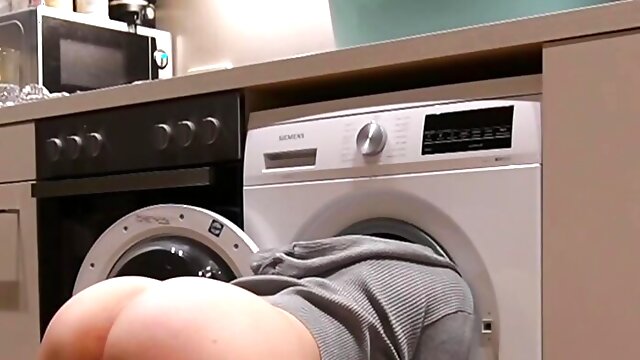 Fucking stepsister while she Stucks in washingmachine