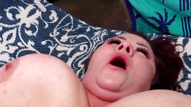 Massaging Mature BBW Lady Lynn to Stimulate Her Pussy Before Fucking It